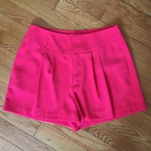 🎾 Hot Pink Pleated Shorts